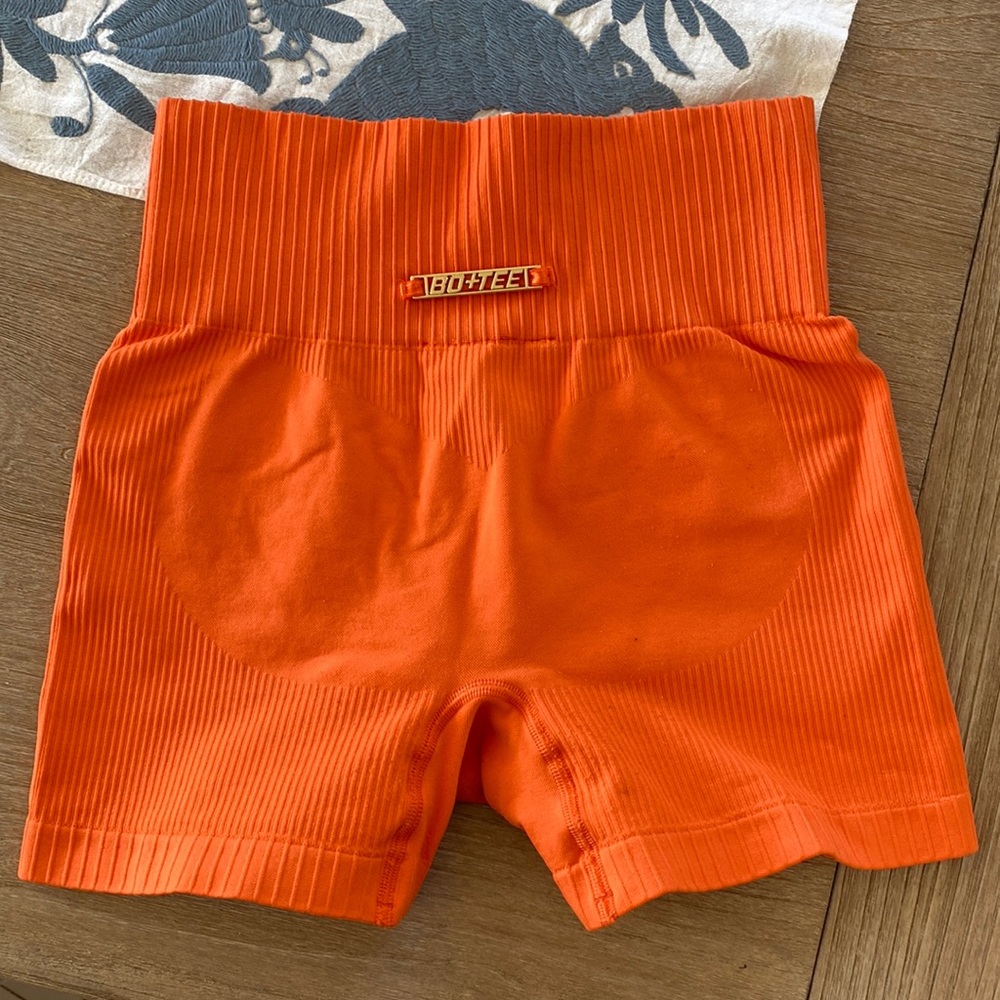 Bo + Tee orange “Turn it Up” shorts, size S